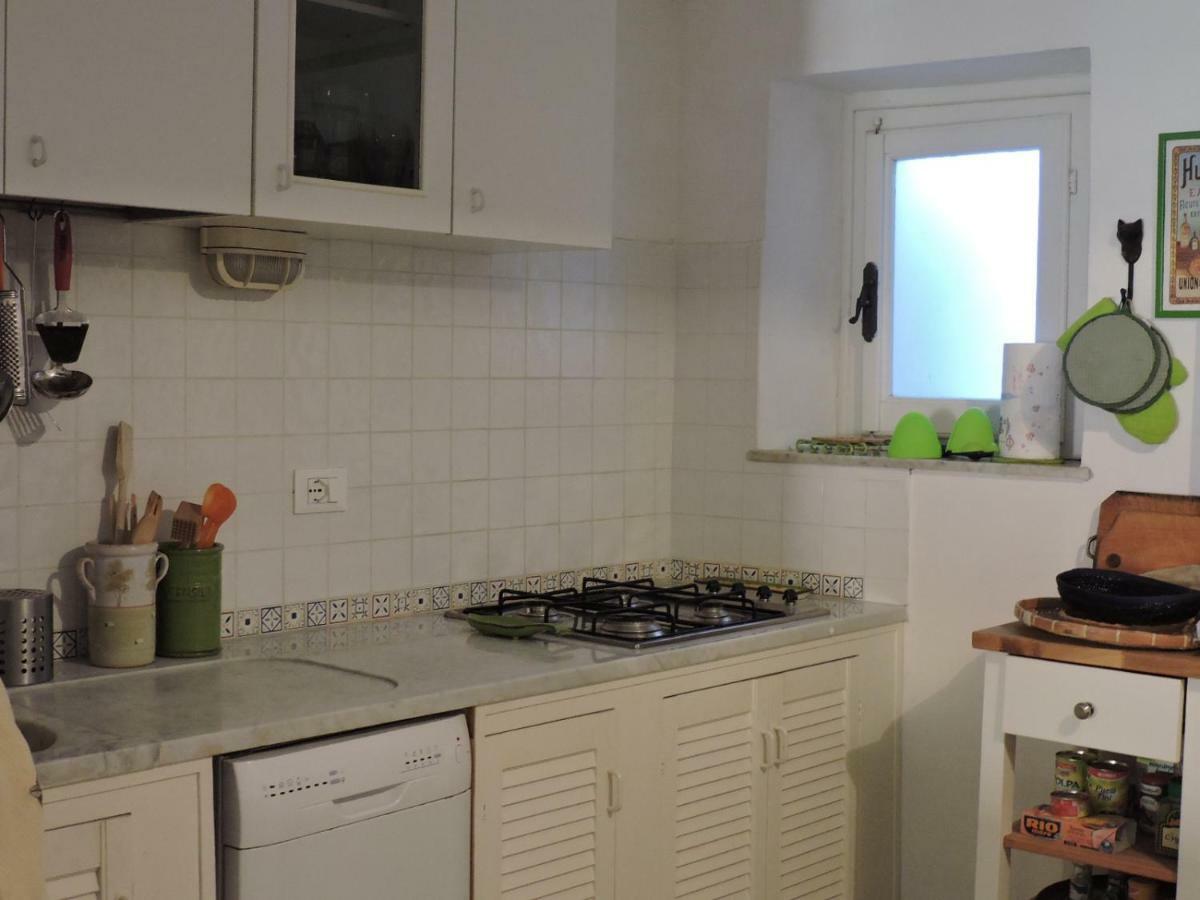 La Casa Nel Borgo Apartment เตลลาโร ภายนอก รูปภาพ