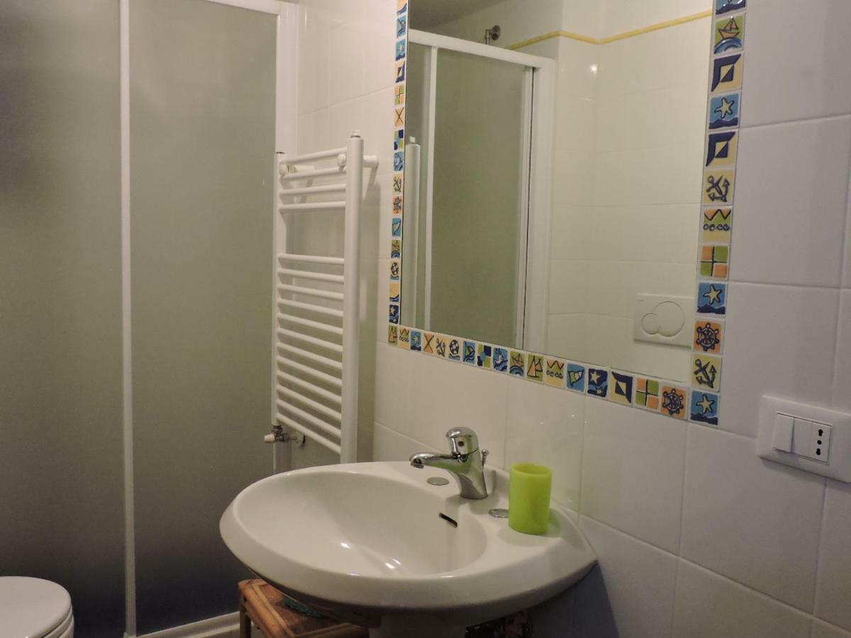 La Casa Nel Borgo Apartment เตลลาโร ภายนอก รูปภาพ