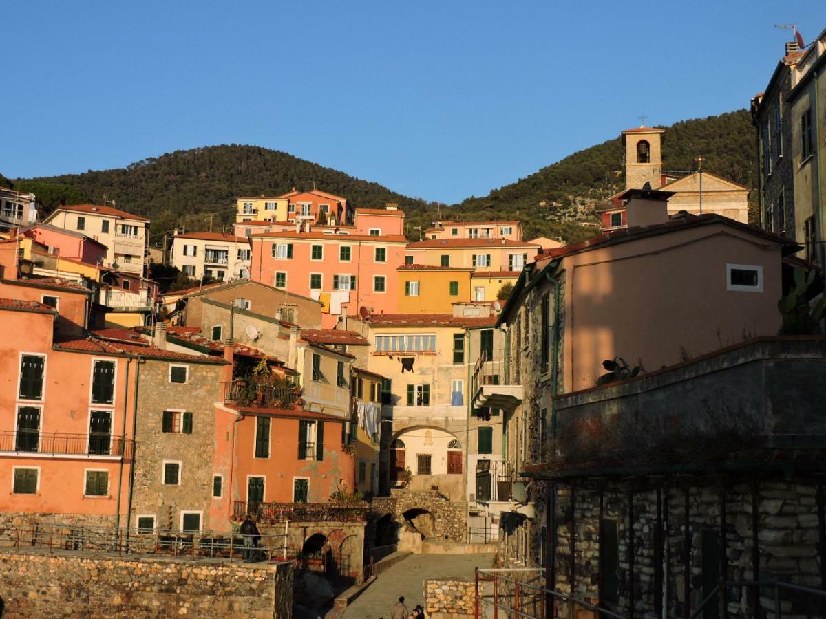 La Casa Nel Borgo Apartment เตลลาโร ภายนอก รูปภาพ